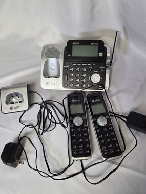 AT&T CL83201 Cordless Phone 2 Handsets Caller ID Announce